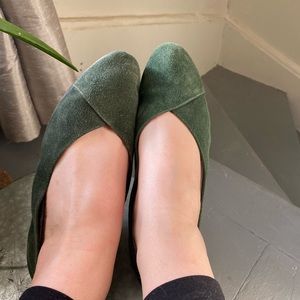 Aerosole vintage suede green flats